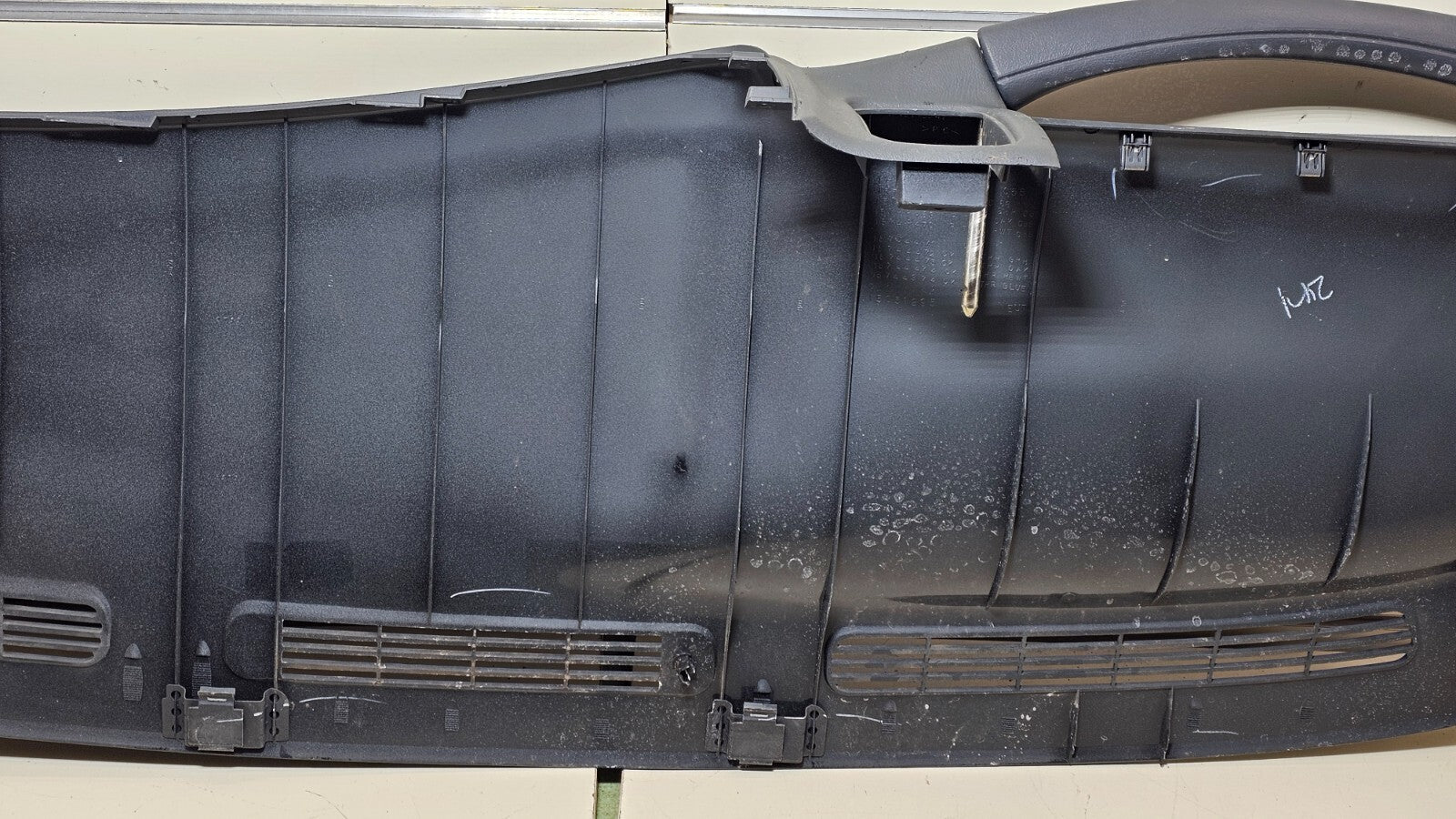 🔥99-06 SILVERADO SIERRA TAHOE Upper Cap Cover Top Dashboard Pad GRAPHITE DP1