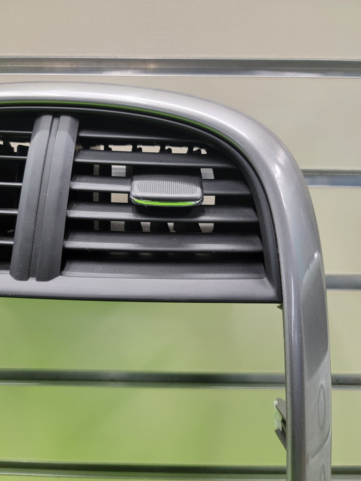 🔥13-16 Chevrolet Malibu Radio AC Center Dash Vent and Trim Gray/Silver Bezel