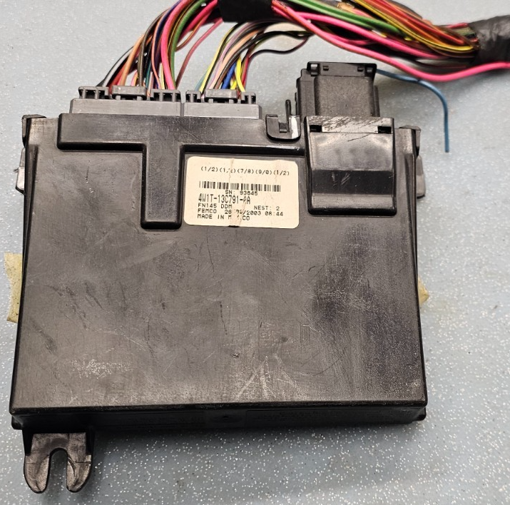 🔥03-05  TOWN CAR KEYLESS LEFT DOOR ENTRY MODULE CONTROL PAD LOCK UNIT ASSEMBLY