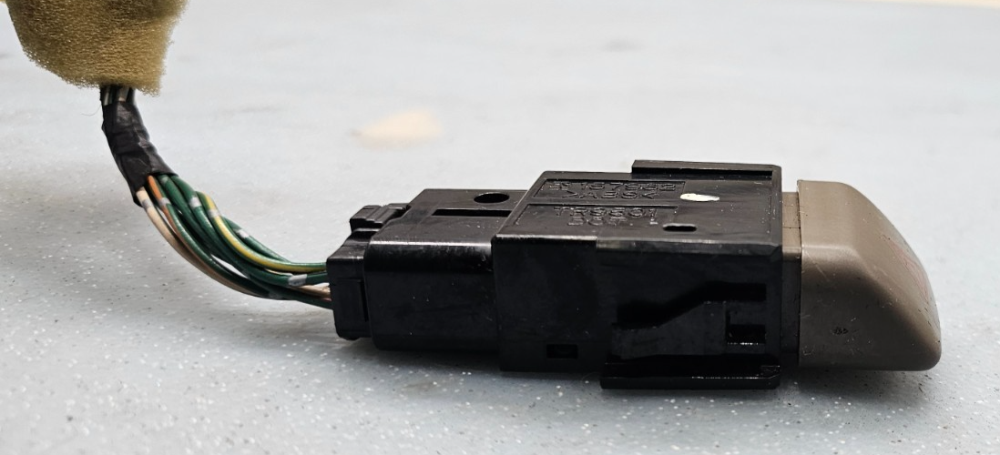 98-02 COROLLA 05-10 AVALON HAZARD EMERGENCY LIGHT SWITCH DRIVER ASSEMBLY DK TAN