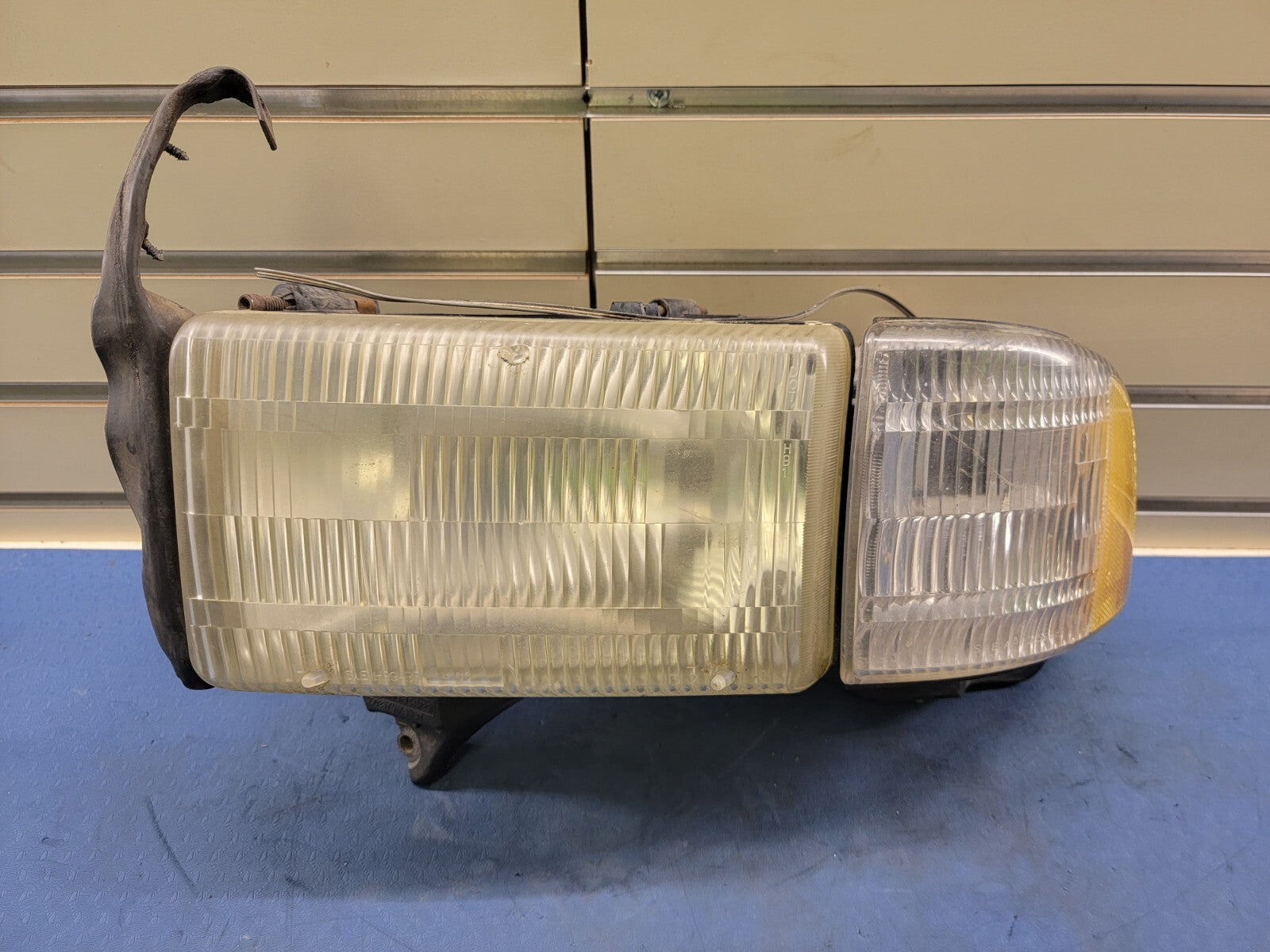 🔥94 - 02 Dodge Pickup Turn Signal Left Headlight w OEM MOPAR
