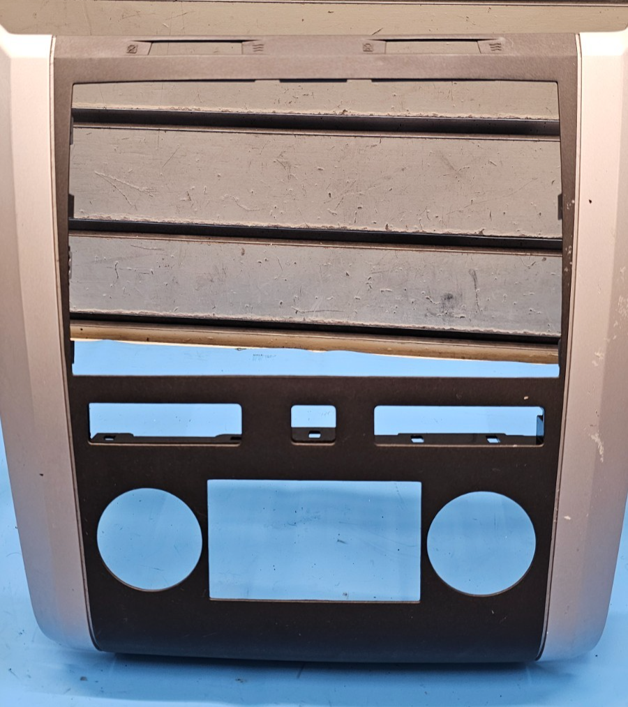 🔥09-12 Traverse Dash AM Radio Stereo Climate Control Cover Bezel silver/Black