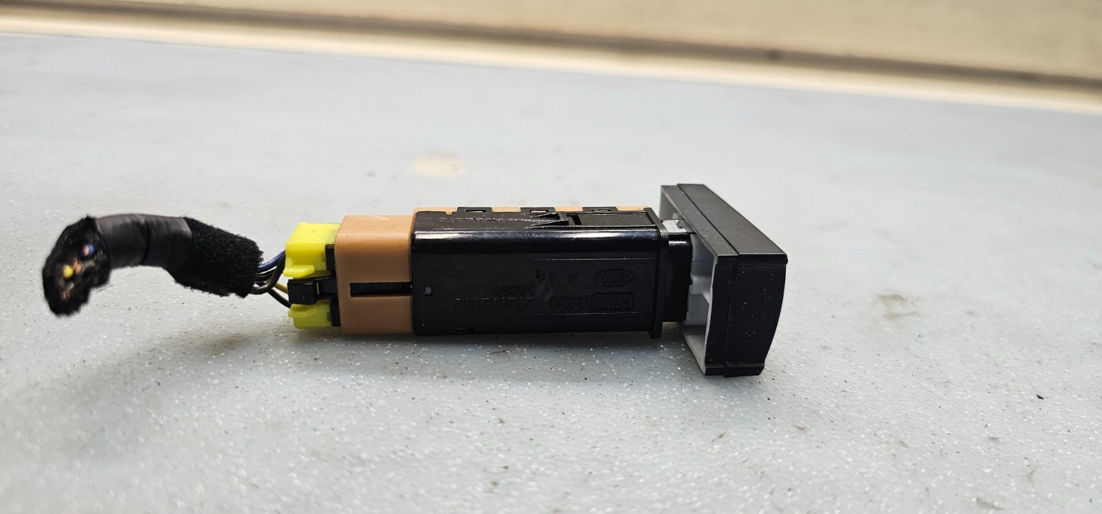 🔥09-12 HYUNDAI SANTA FE Rear Window Heating Heated Switch Button Assembly OEM