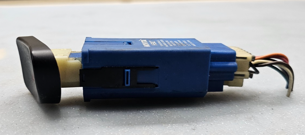 🔥2000-2005 Chevrolet Impala Hazard Warning Emergency Switch Dorman SW50