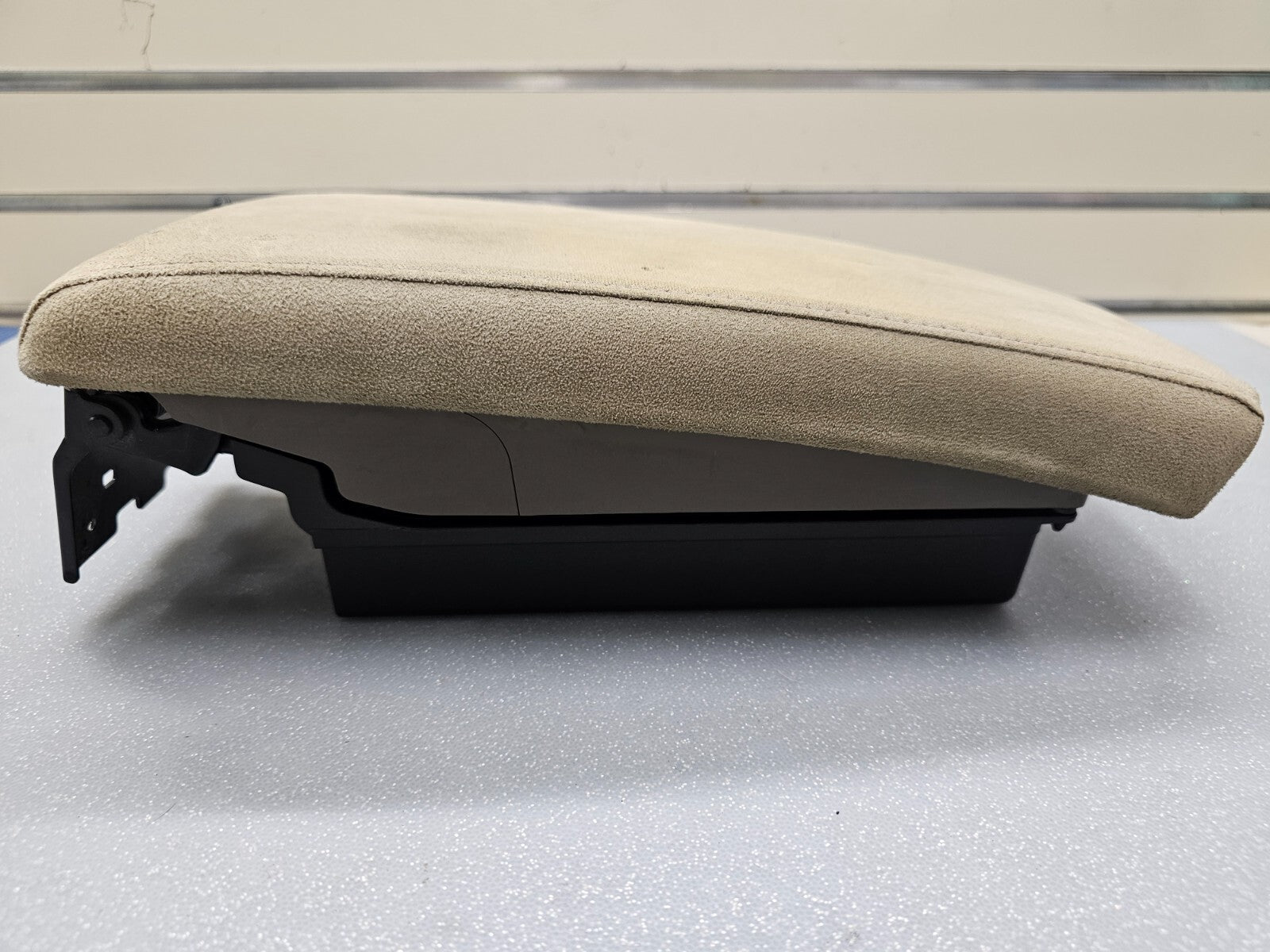 🔥07-12 Nissan Altima Center Console Lid Arm Rest Top Pad Cover Assembly Tan OEM