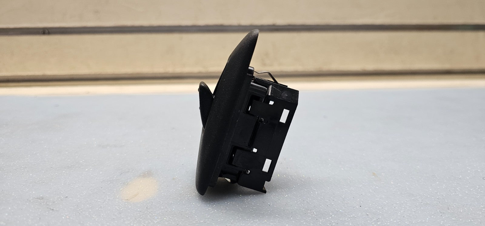 03-06 Silverado Tahoe Suburban Yukon Sierra Right Rear Window Door Switch Black