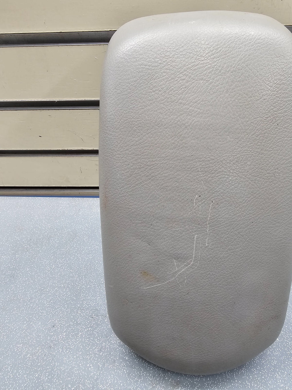 06-12 Toyota RAV4 Center Console Armrest Lid Cover Top Leather Assembly LT GRAY