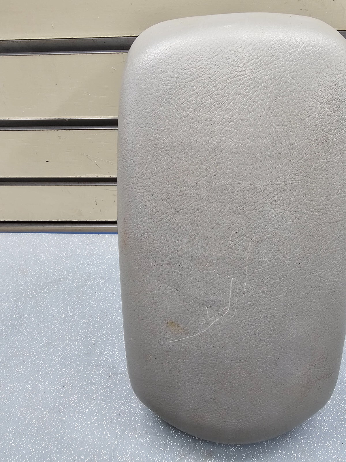 06-12 Toyota RAV4 Center Console Armrest Lid Cover Top Leather Assembly LT GRAY