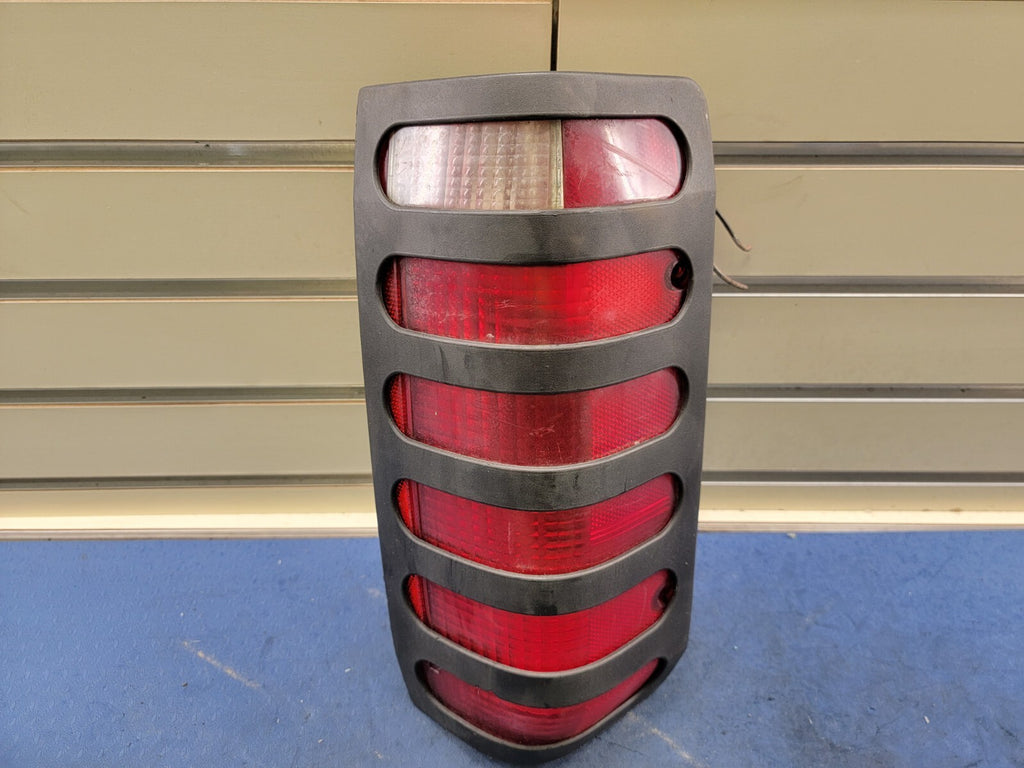 🔥1992-1997 Ford F-150 F-250 Bronco Rear left Driver Side Tail Brake Light OEM