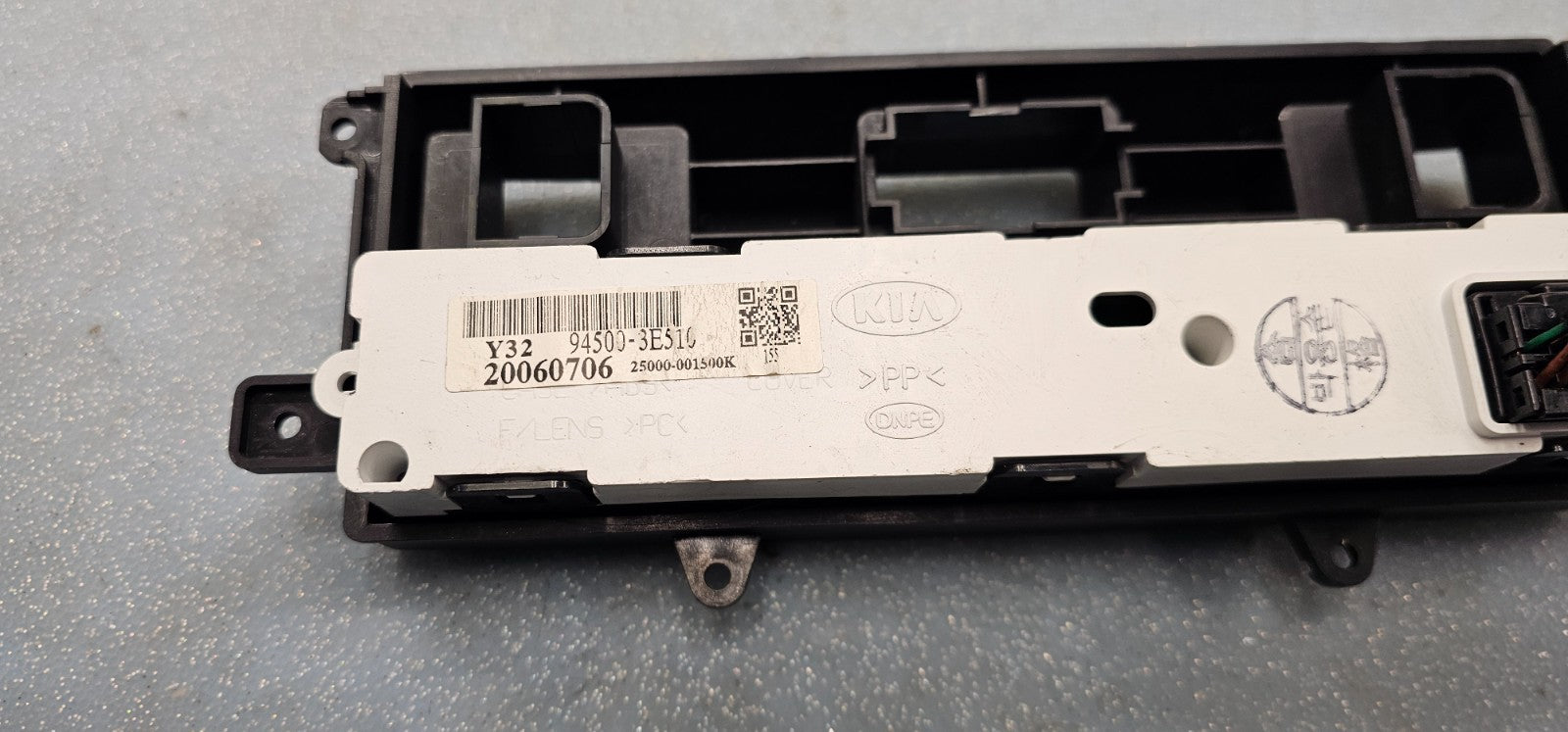 🔥06-09 KIA SORENTO DASH DIGITAL CLOCK TIME DISPLAY ASSY BLACK OEM
