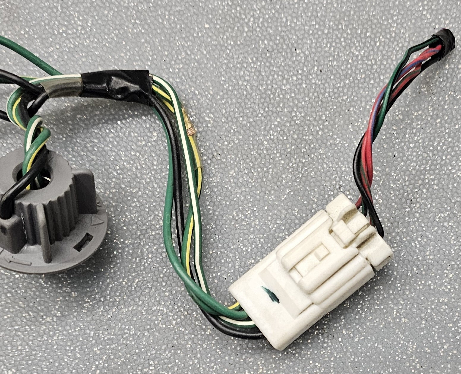 🔥2004-2006 Nissan Sentra Tail Light Break Light wire Wiring Harness Bulb Socket