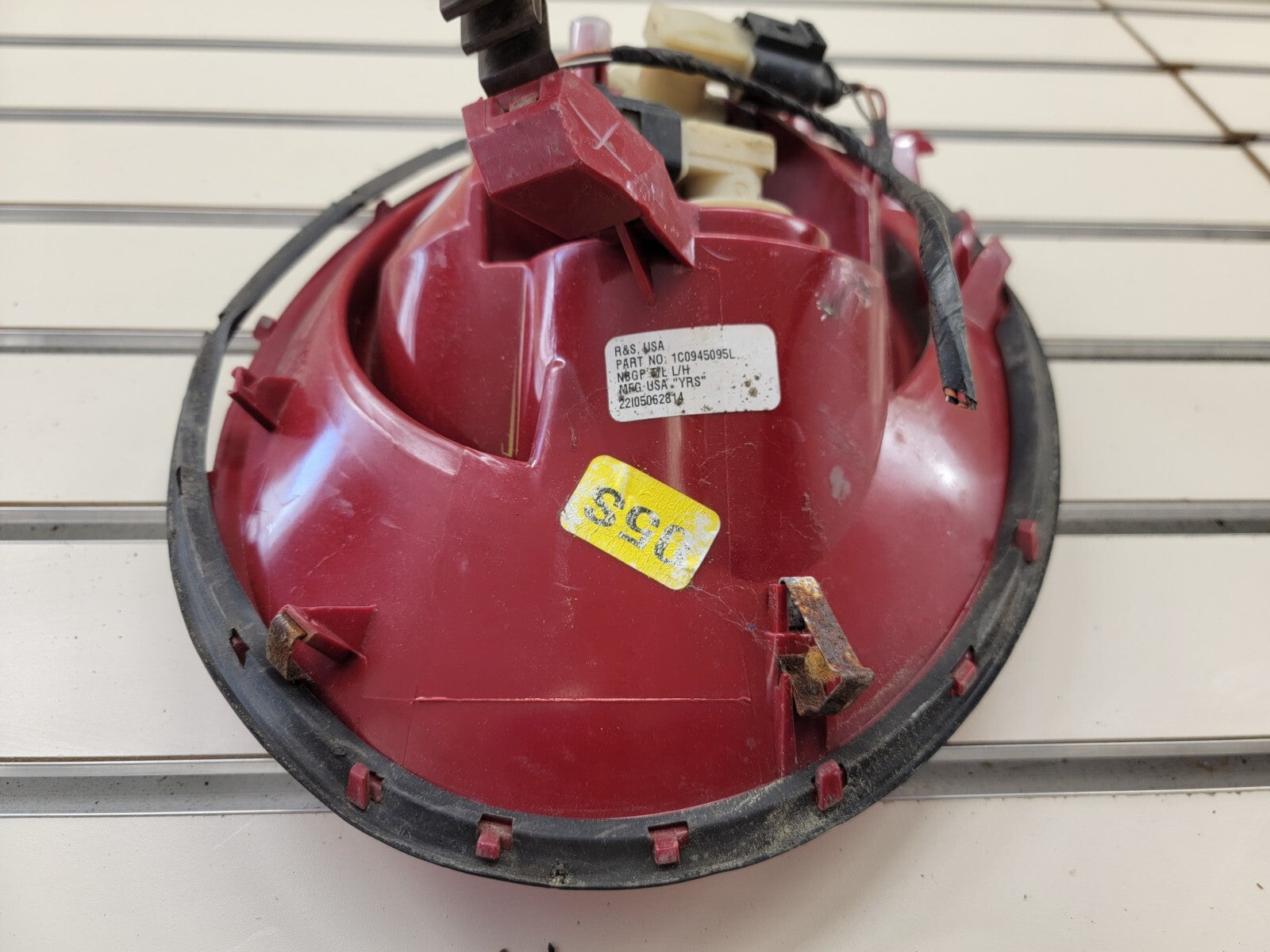 🔥2006-2010 Volkswagen Beetle Taillight Brake Light Assembly Driver Side left