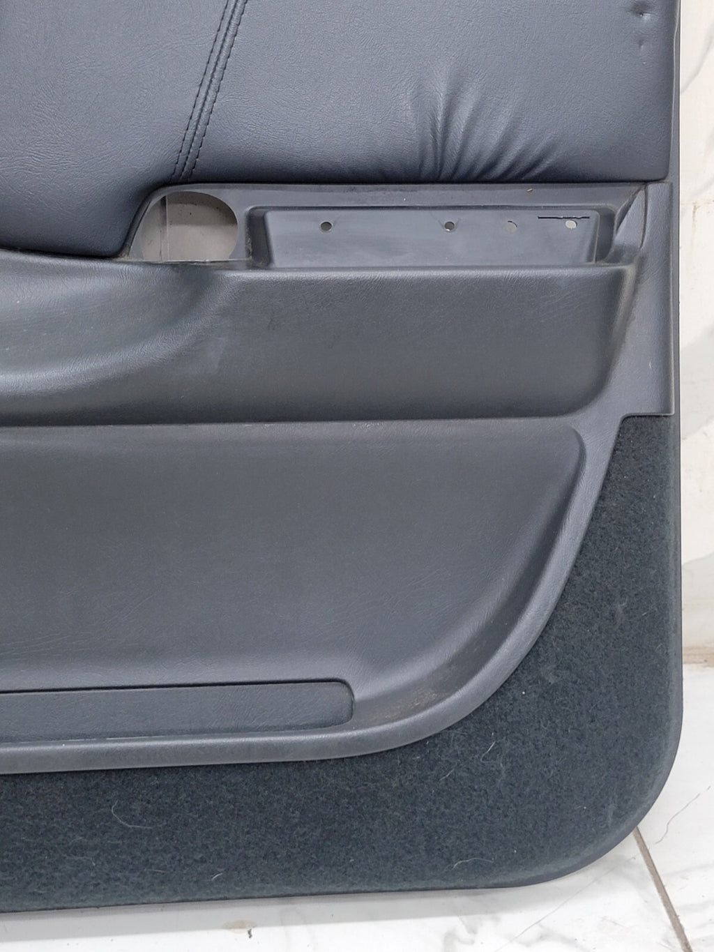 98-04 Chevy Blazer Jimmy S-10 GMC Sonoma Front Door Panels AUTO OEM RIGHT GRAY