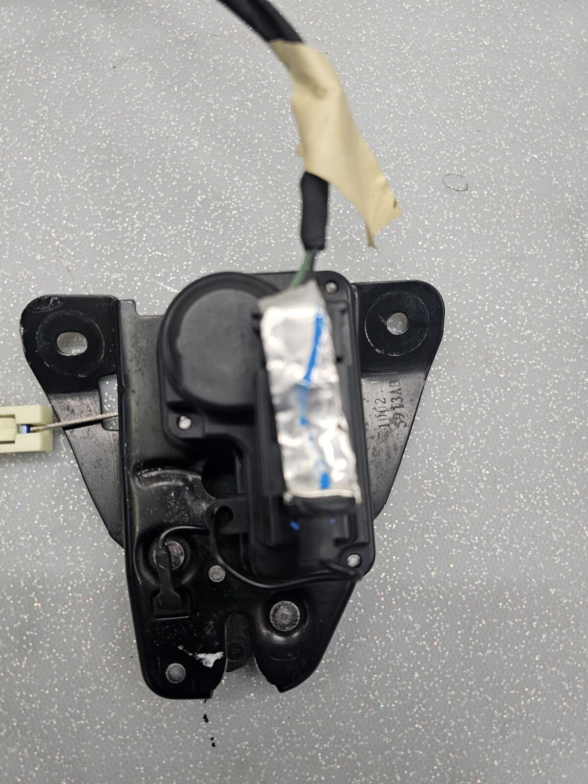 13-16 DODGE DART TRUNK LID LATCH POWER LOCK RELEASE ACTUATOR ASSEMBLY MOPAR REAR