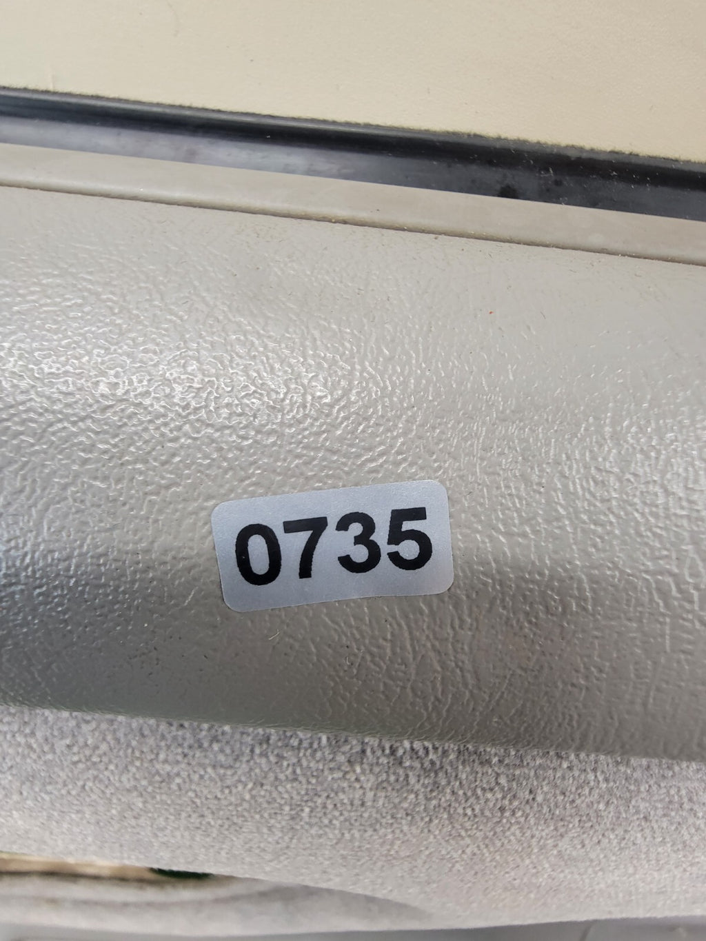 🔥95-99 Chevy GMC Silverado escalade DOOR PANEL Rear RIGHT Auto LIGHT GRAY D2