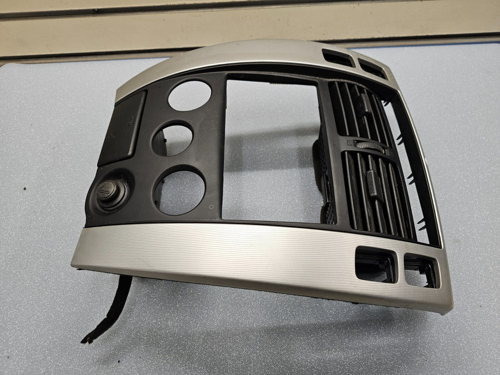 06-09 Tucson Dash Front Radio Audio Stereo Climate Trim Panel Bezel Silver/Black