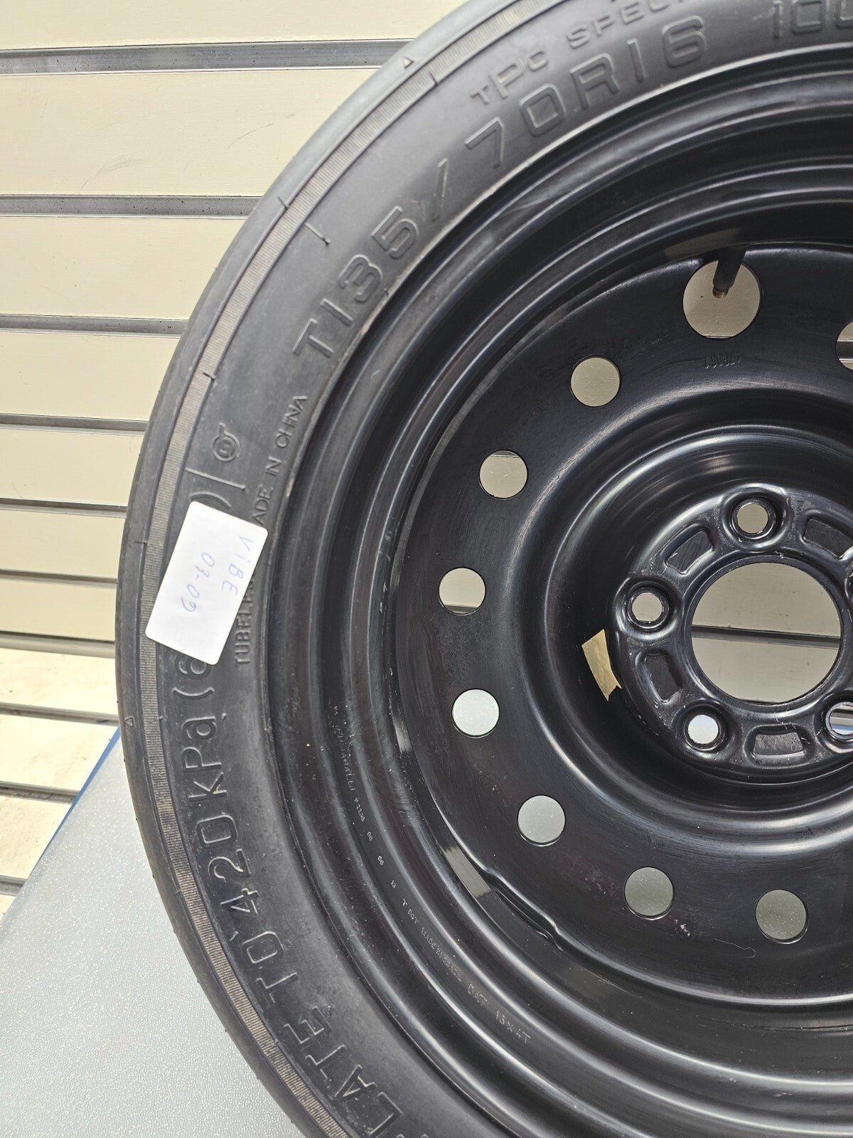 03-09 PONTIAC VIBE SPARE TIRE/PV