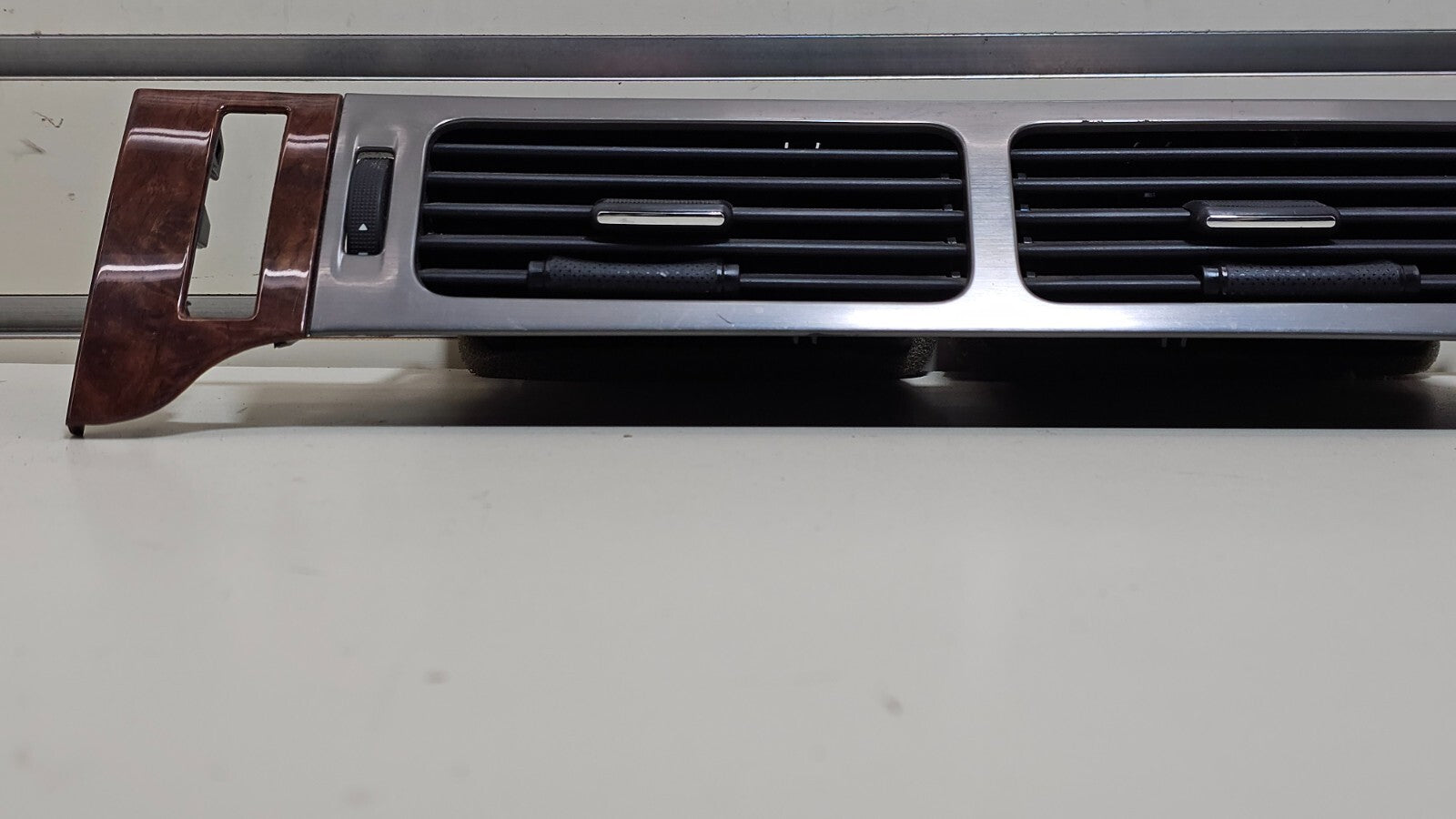🔥07-13 Suburban TAHOE YUKON Dash Radio Bezel Trim RIGHT Panel w/ Vent WOOD B36