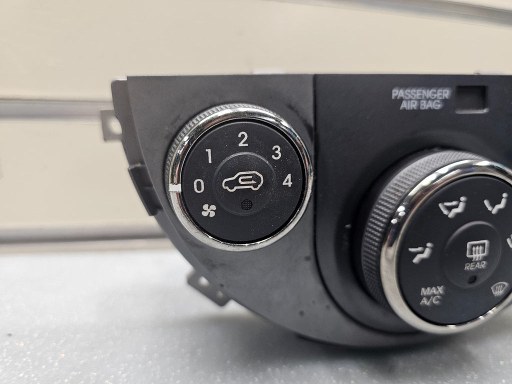 10-11 Kia Soul Front Dash AC Heater Temperature Climate Control Air Conditioner