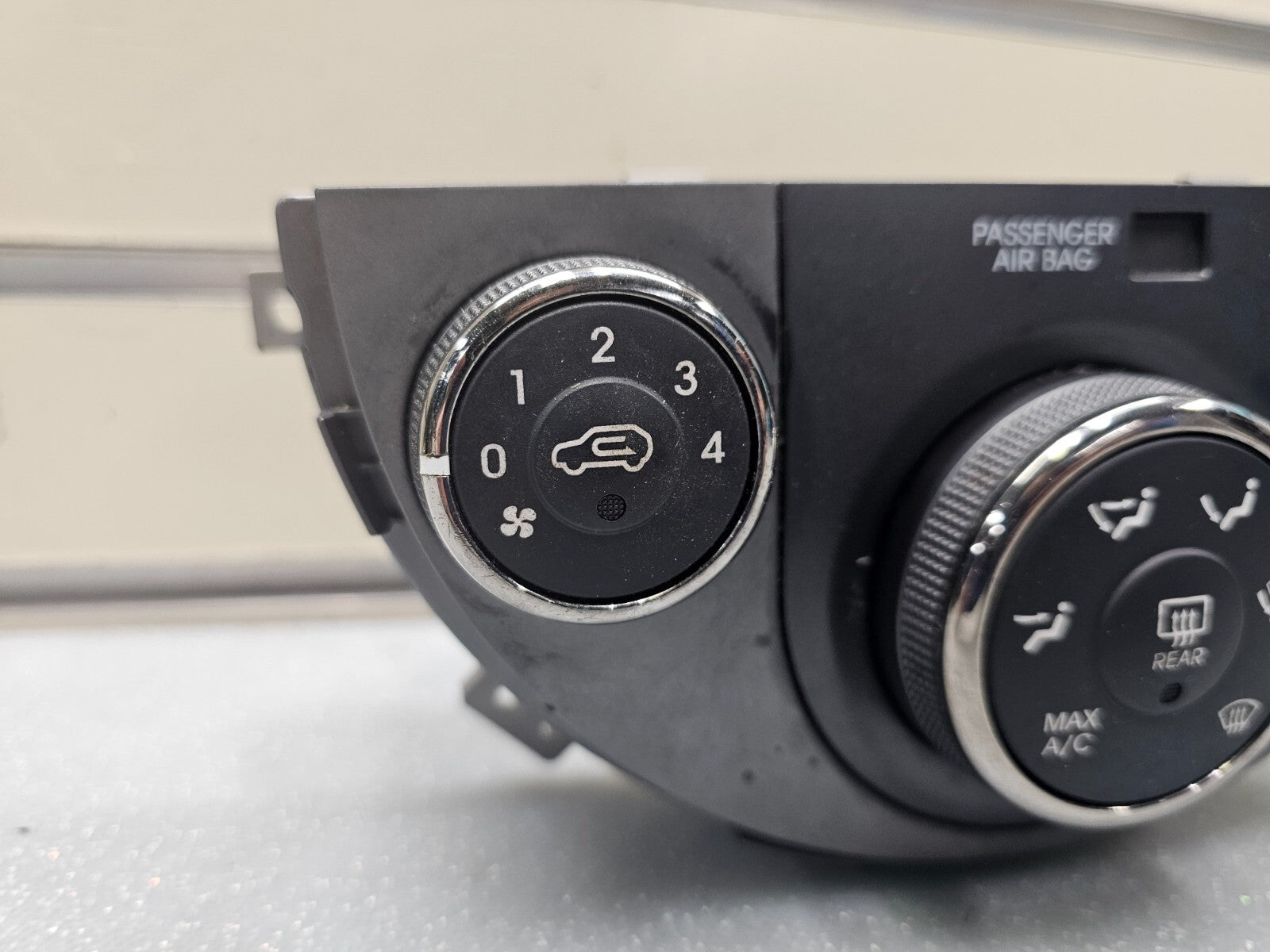 10-11 Kia Soul Front Dash AC Heater Temperature Climate Control Air Conditioner