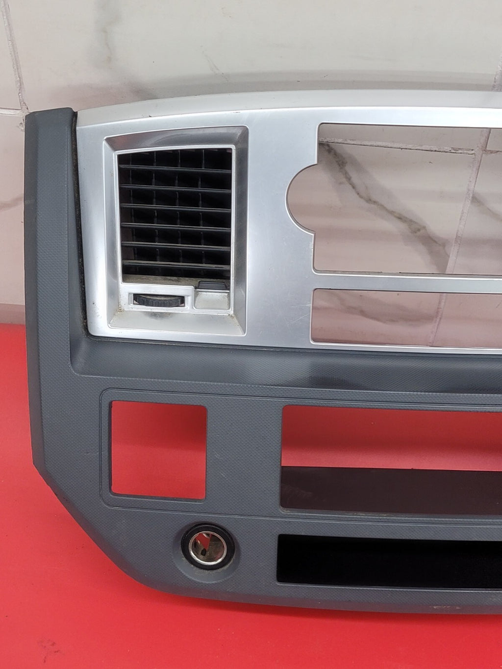 🔥06-08 Dodge RAM Dash RADIO Bezel Climate Trim Panel 🔴Storage SILVER B11