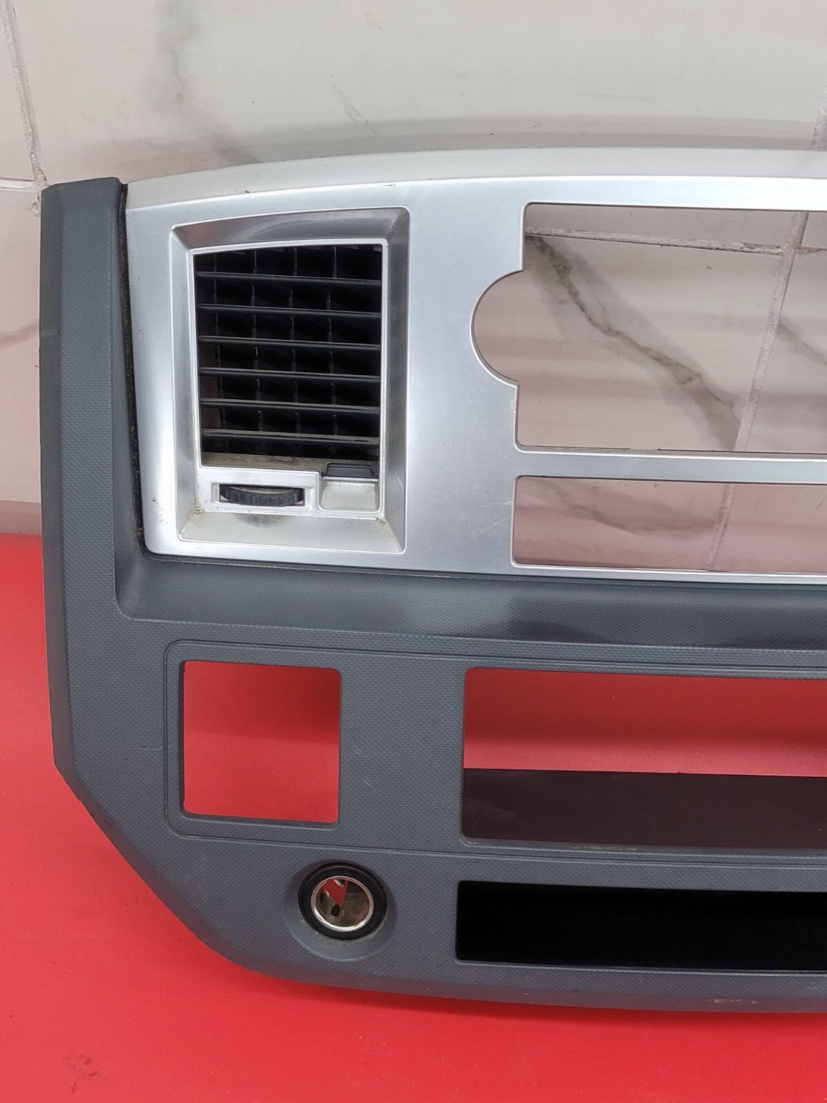 🔥06-08 Dodge RAM Dash RADIO Bezel Climate Trim Panel 🔴Storage SILVER B11