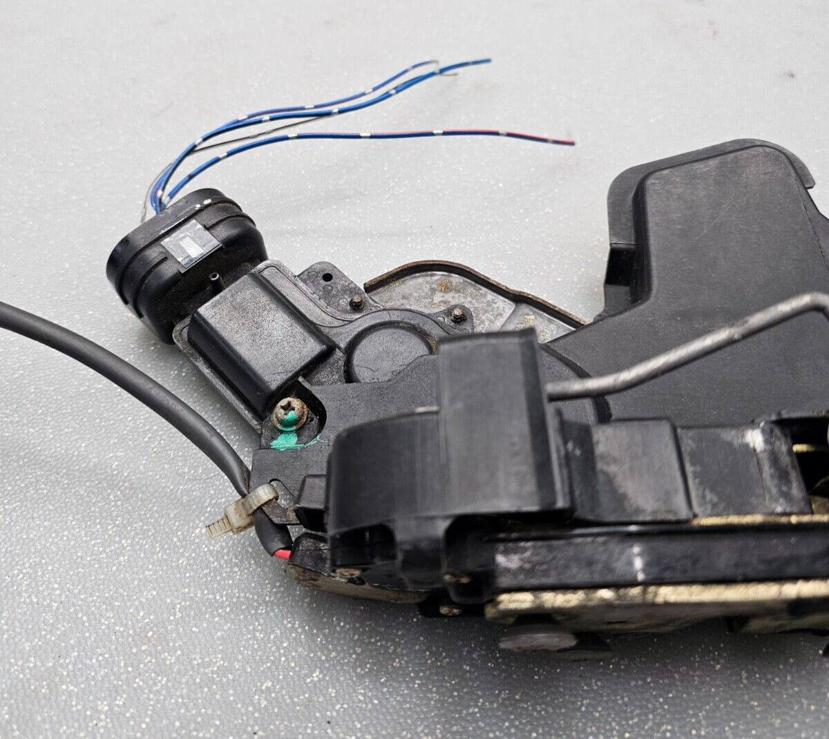 🔥97-01 Toyota Camry Front Left Driver Power Door Lock Actuator Latch Assembly