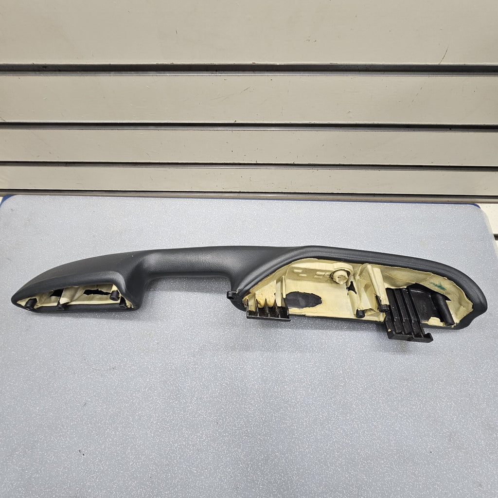 99-06 Chevy GMC Silverado Door Panel ARMREST Front RIGHT Handle GRAPHITE H3 MANU