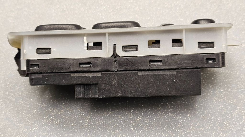 01-07 Escape Mariner Tribute Front Left Driver Master Door Window Switch Silver