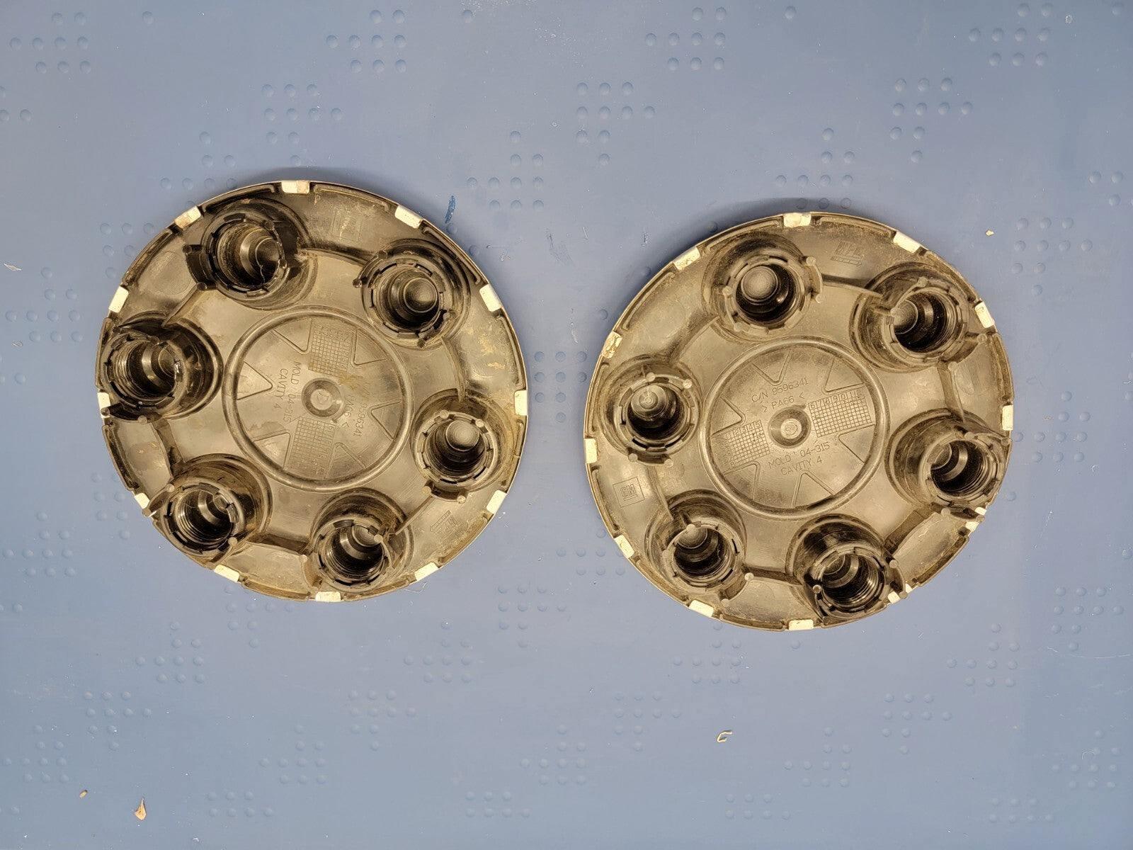 2007-2014 Chevy Van Tahoe Avalanche Silverado Suburban Wheel Center Caps
