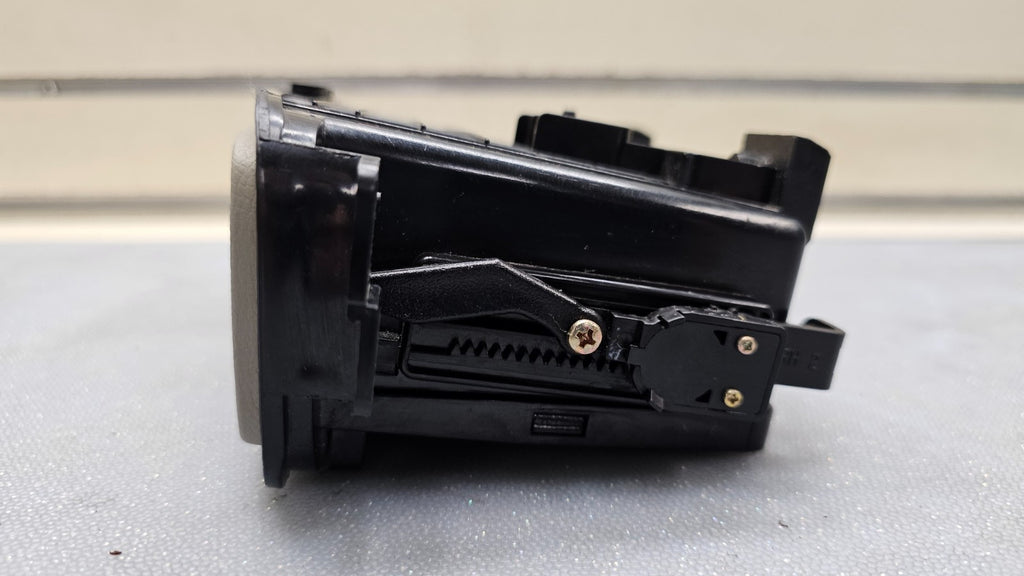 🔥06-08 Hyundai Sonata Center Console Lid Ashtray OEM