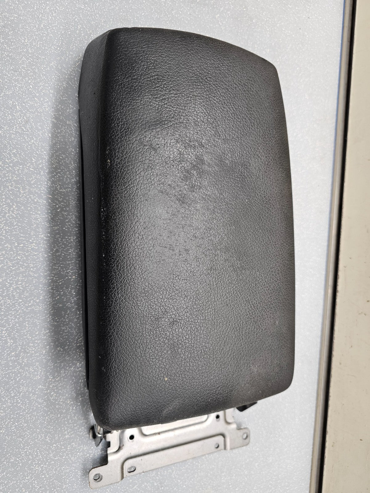 🔥10-14 LEGACY OUTBACK CENTER CONSOLE ARMREST LID COVER TOP PAD ASSEMBLY BLACK