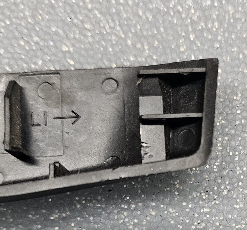 🔥2003-2011 Honda Element Side door interior Trim window Hinge Cover L or R OEM