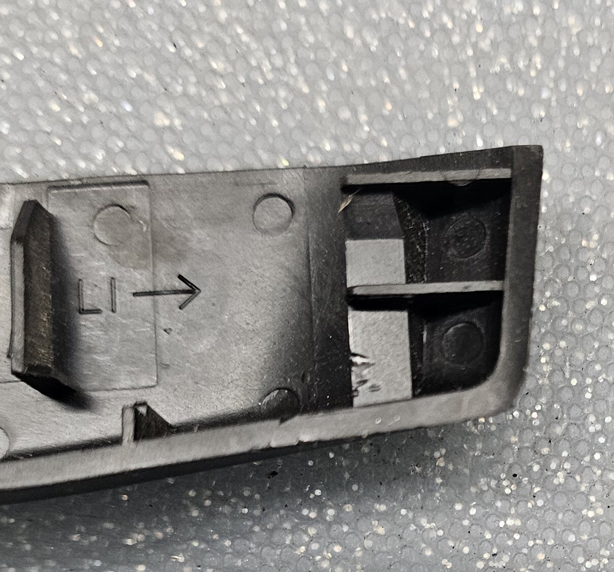 🔥2003-2011 Honda Element Side door interior Trim window Hinge Cover L or R OEM