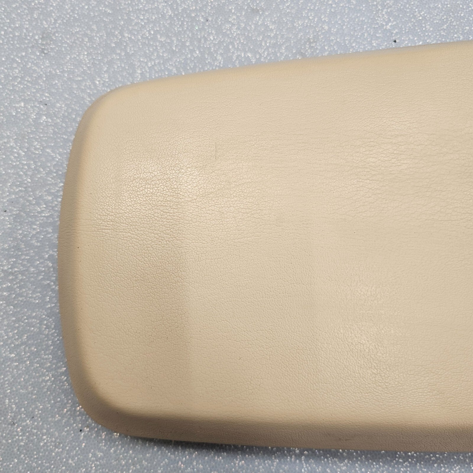 05-09 EQUINOX TORRENT Front Floor Center Console Lid Armrest Top Pad Storage Tan