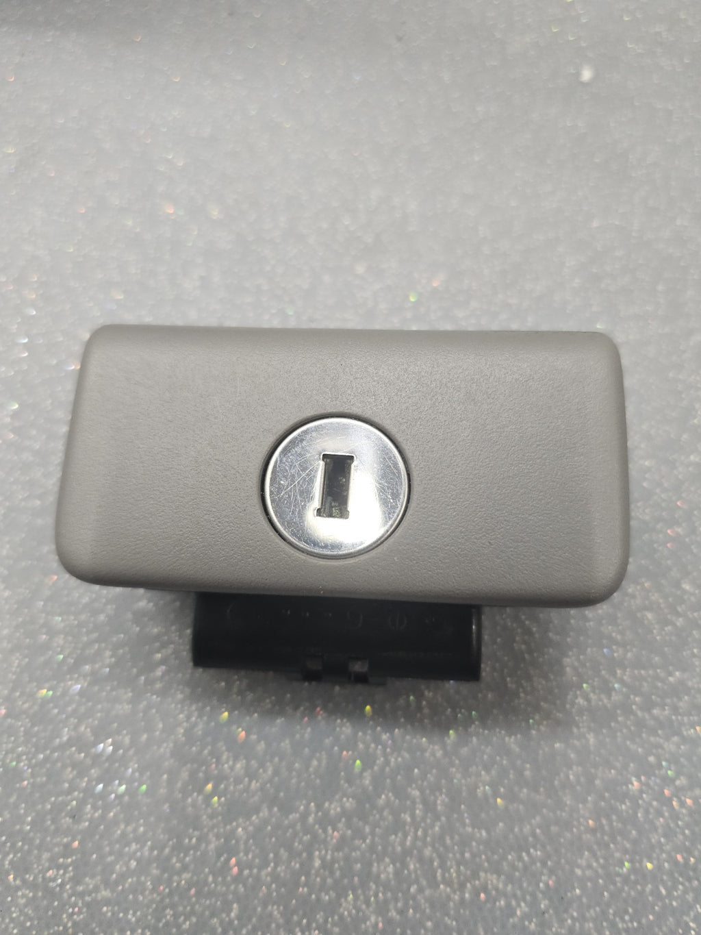 🔥02-06 TOYOTA CAMRY GLOVE BOX COMPARTMENT LATCH LOCK HANDLE STORAGE LIGHT GRAY