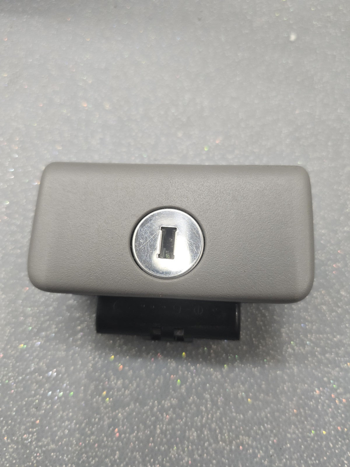 🔥02-06 TOYOTA CAMRY GLOVE BOX COMPARTMENT LATCH LOCK HANDLE STORAGE LIGHT GRAY