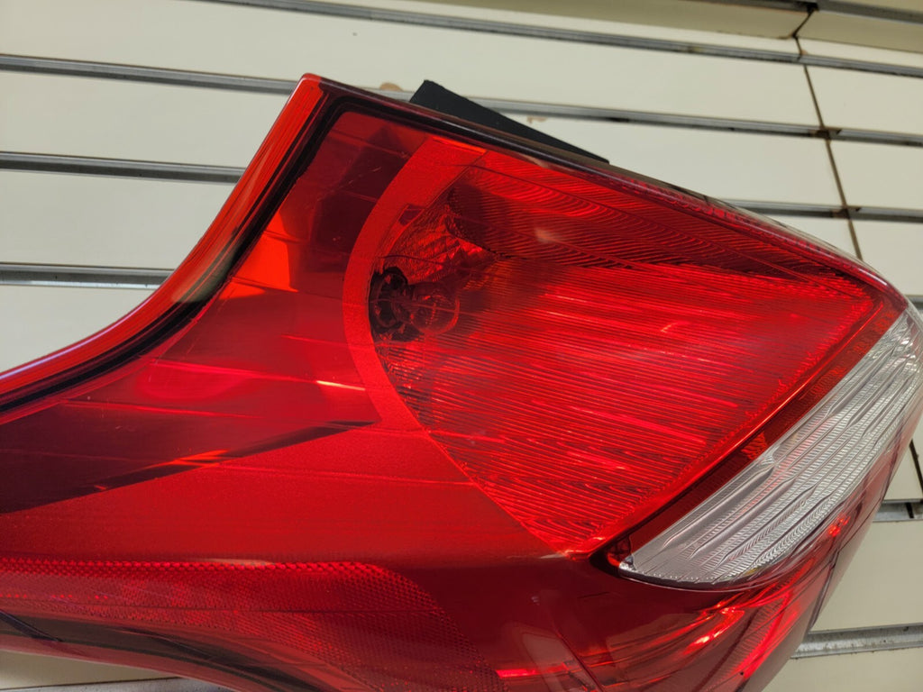 🔥2012-2014 Ford Focus Hatchback Tail Light taillight LEFT DRIVER side