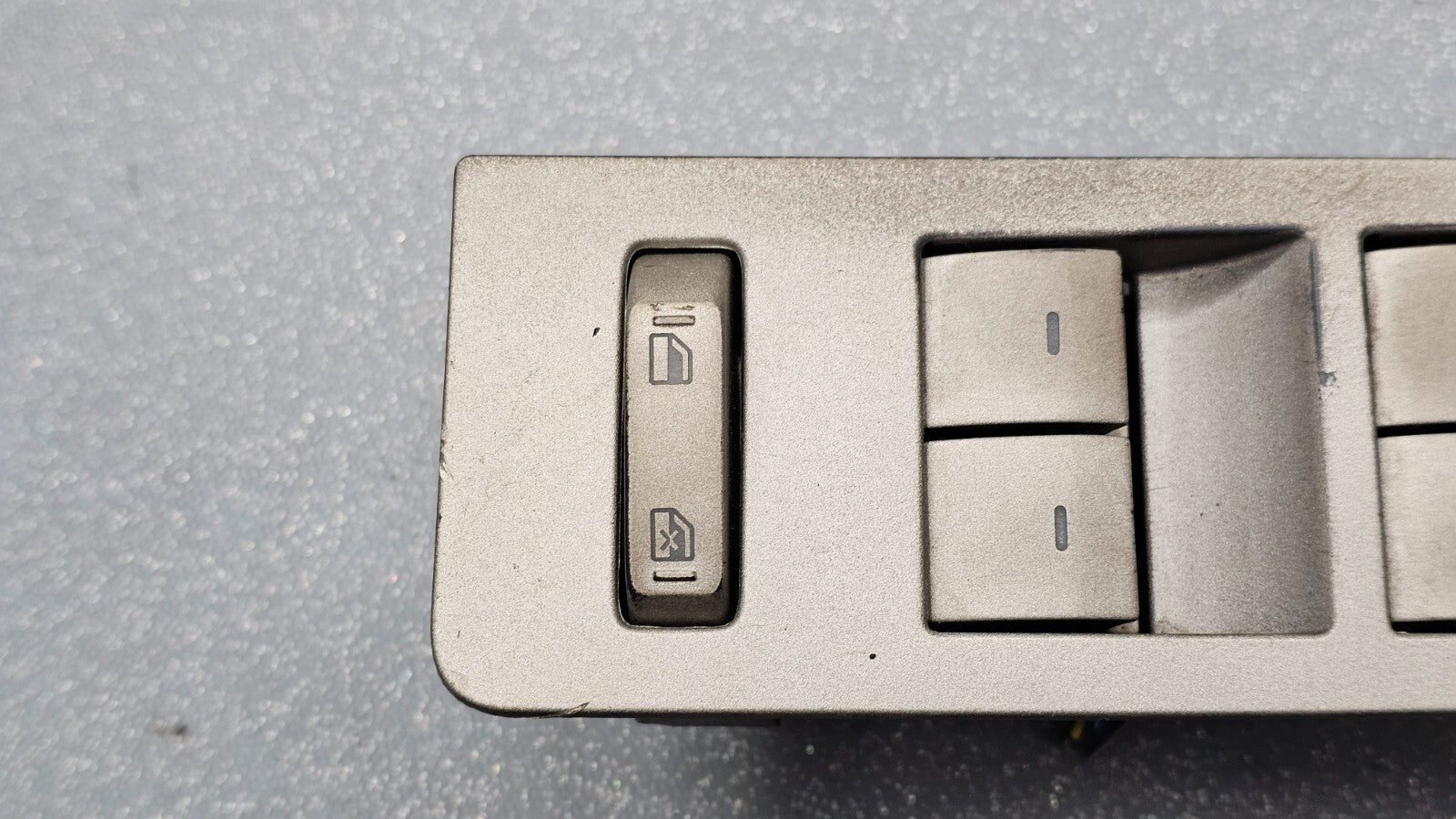 OEM 07-09 Lincoln MKZ Driver's Side Door Master Window Control Switch Silver