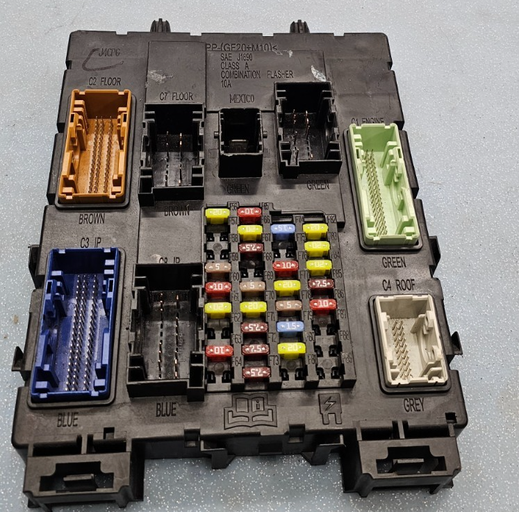 🔥13-14 FOCUS C-Max SMART RELAY FUSE BOX BODY CONTROL MODULE JUNCTION PANEL BCM