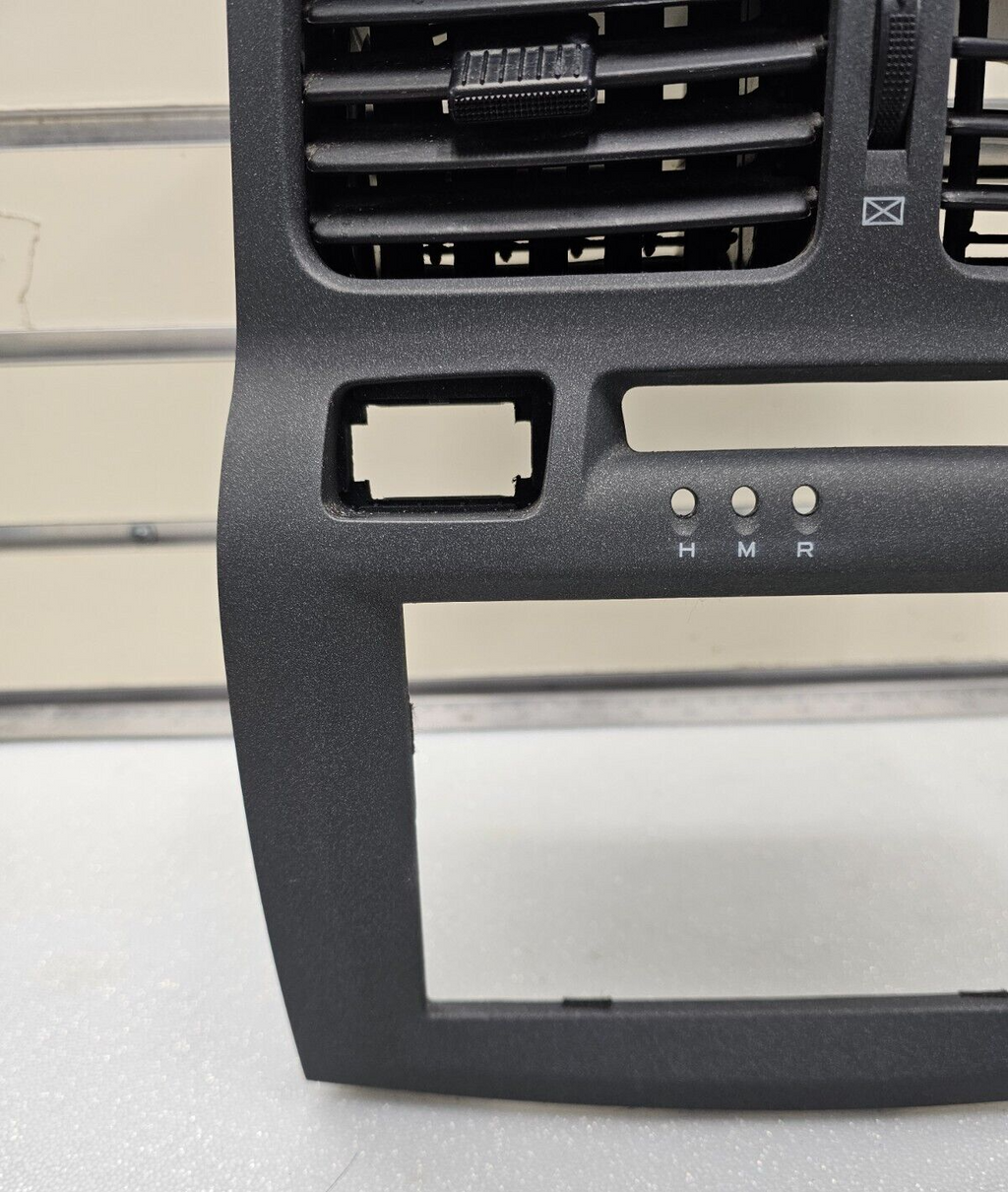 🔥2001-2006 HYUNDAI SANTA FE OEM CENTER DASH RADIO HEAT AC VENT TRIM BEZEL BLACK