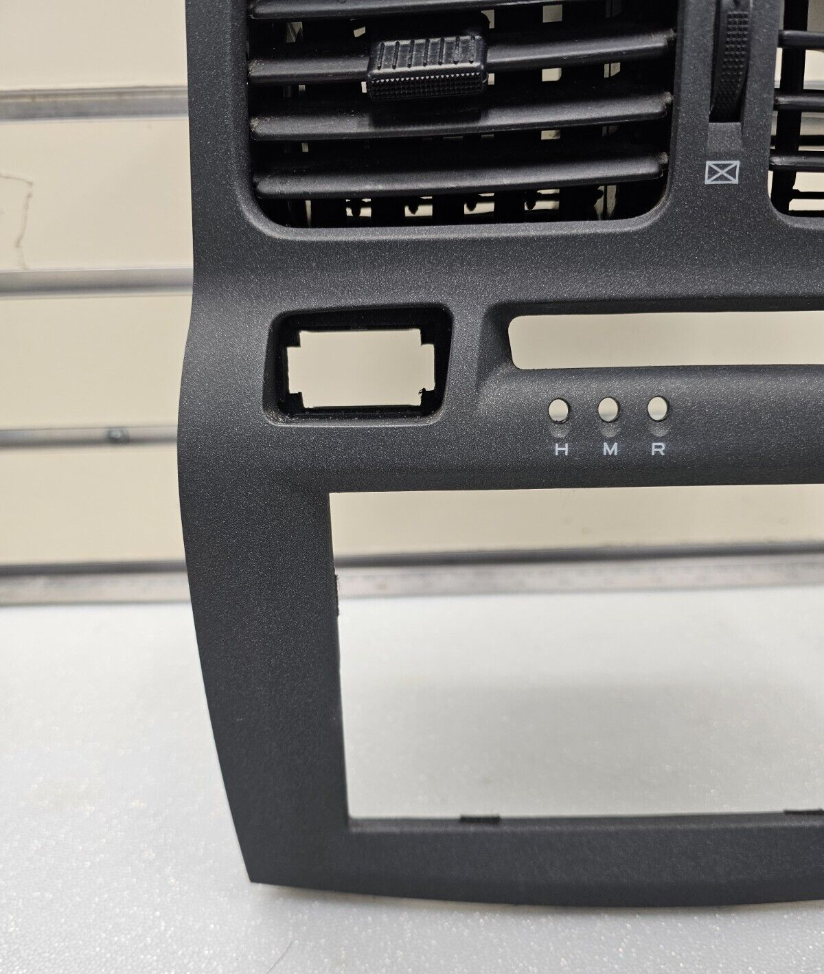 🔥2001-2006 HYUNDAI SANTA FE OEM CENTER DASH RADIO HEAT AC VENT TRIM BEZEL BLACK