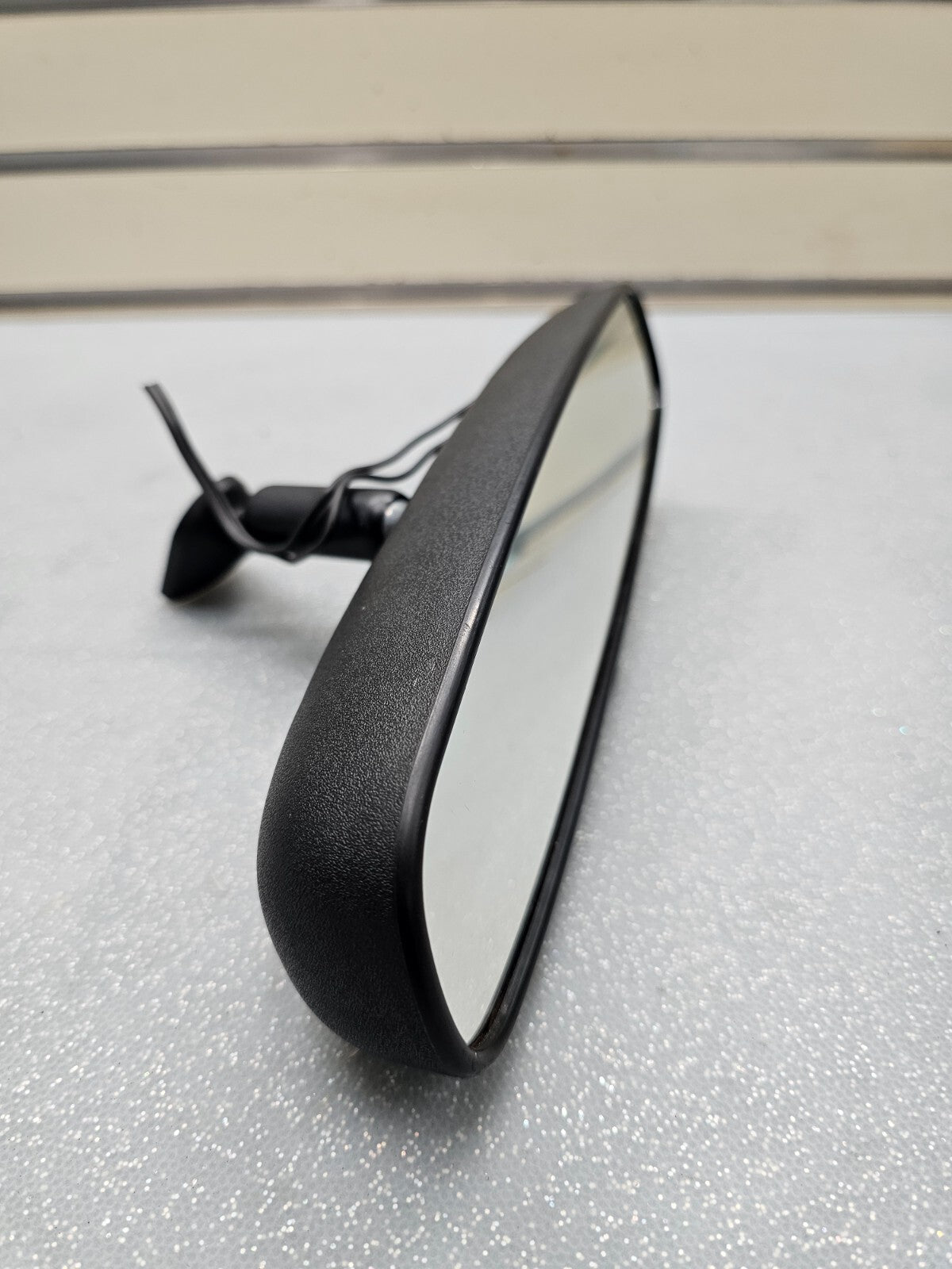 03-08 TOYOTA COROLLA/ PONTIAC VIBE REAR VIEW MIRROR OEM/TC