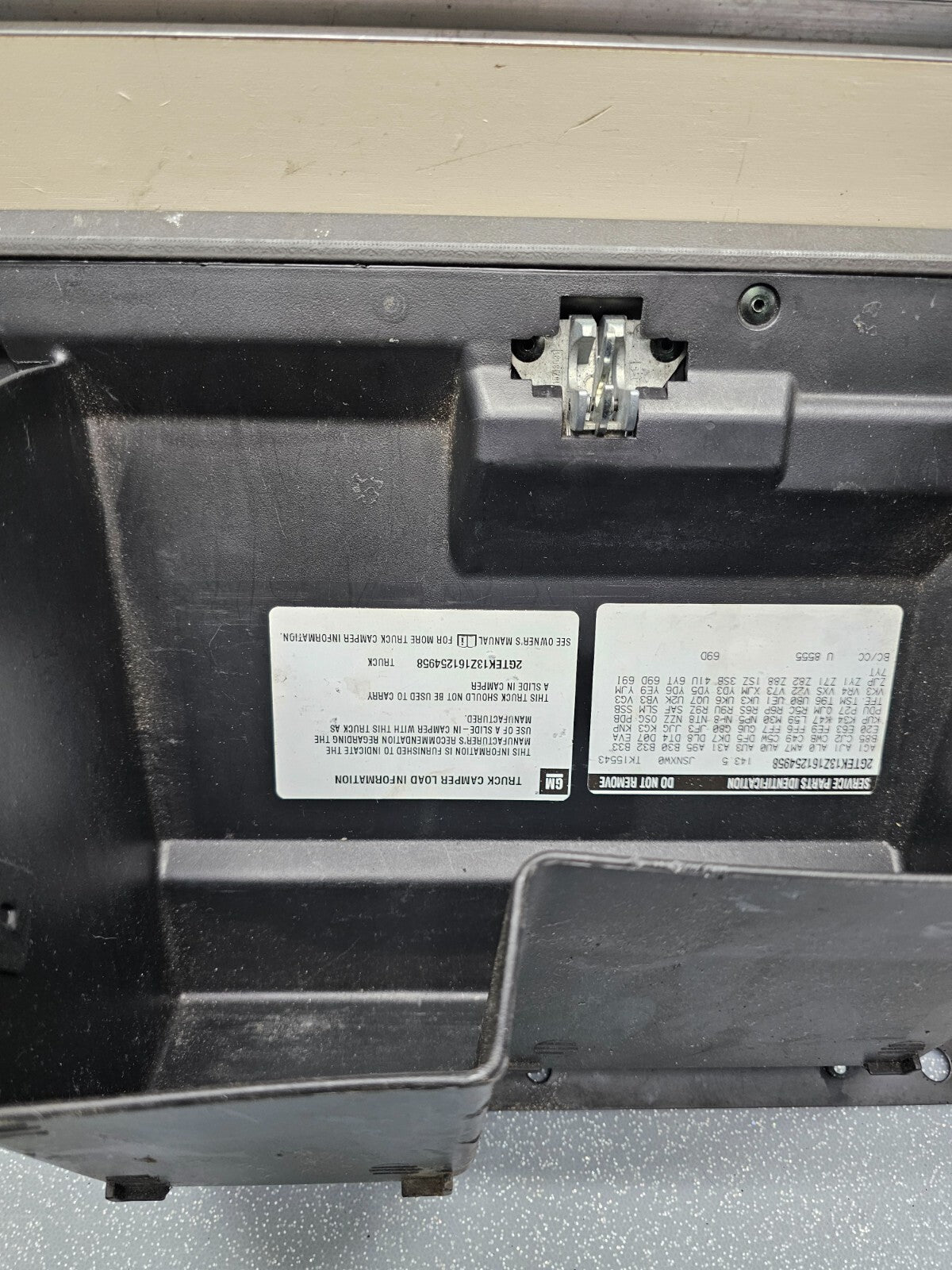 🔥99-06 SILVERADO SIERRA Dash GLOVE BOX Storage Compartment Assembly GRAY G3
