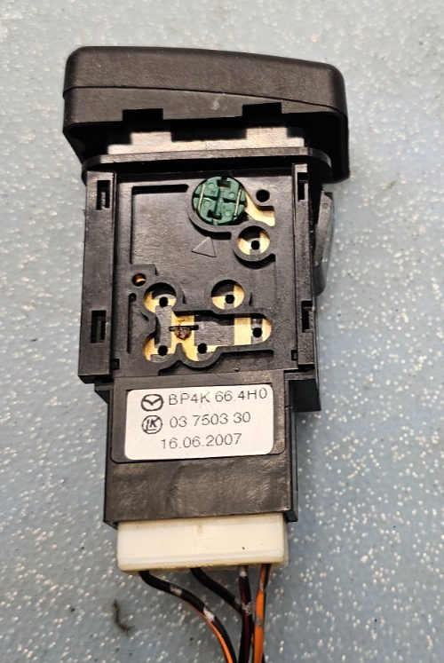 🔥04-09 Mazda3 Mazda 3 Hazard Warning Switch Emergency Flasher Light Assembly