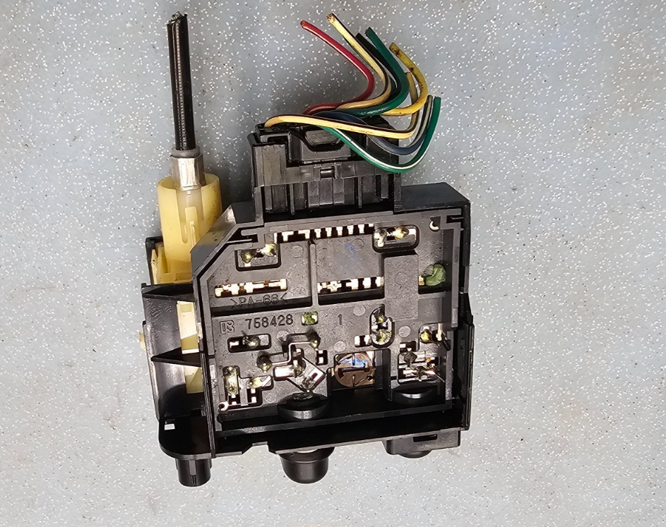 🔥2003–2008 Pontiac Vibe OEM Dash Bezel w/ A/C Hazard Defrost Switches BLACK