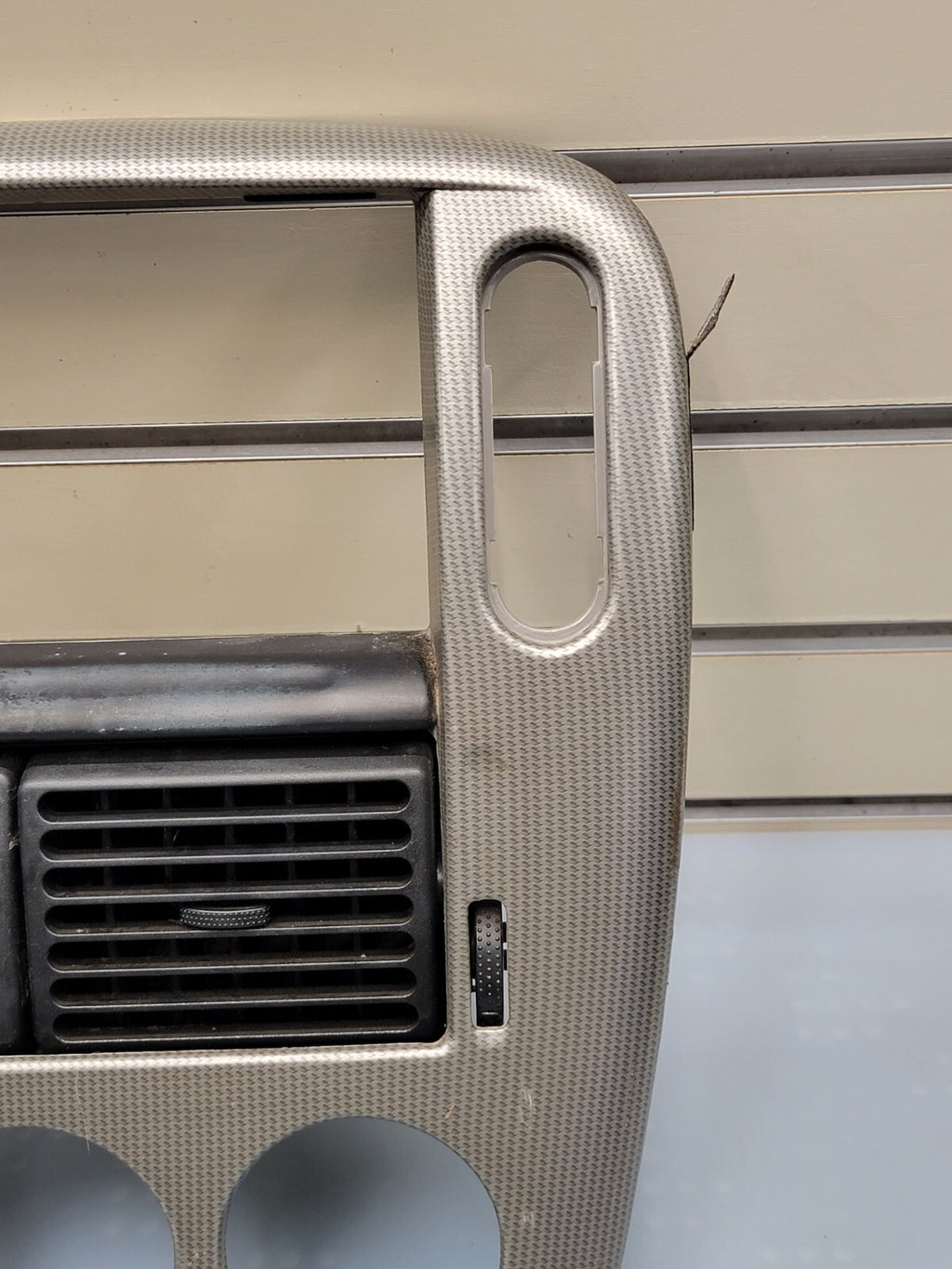 02-05 FORD EXPLORER RADIO AUDIO CLIMATE TEMPERATURE CONTROL BEZEL TRIM silver