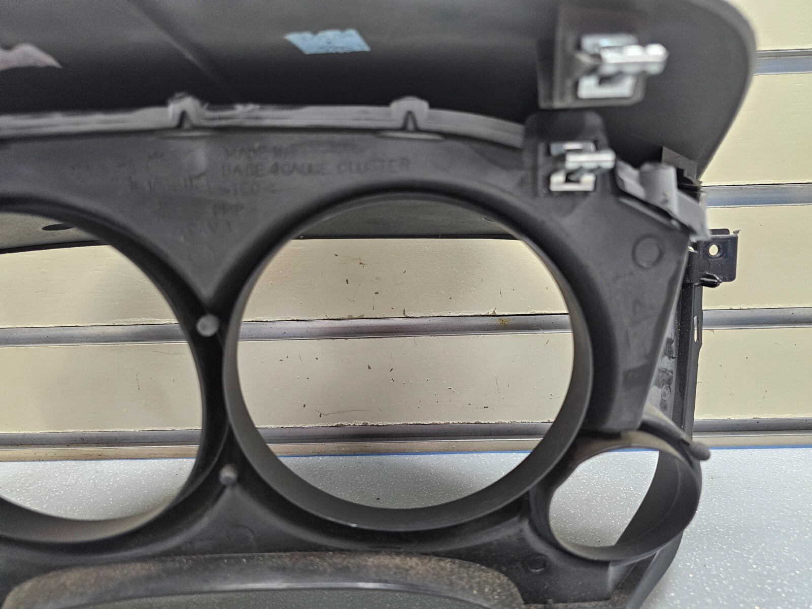 07-13 CHEVY SILVERADO DASH SPEEDO INSTRUMENT GAUGE CLUSTER BEZEL GRAY/BLACK C21