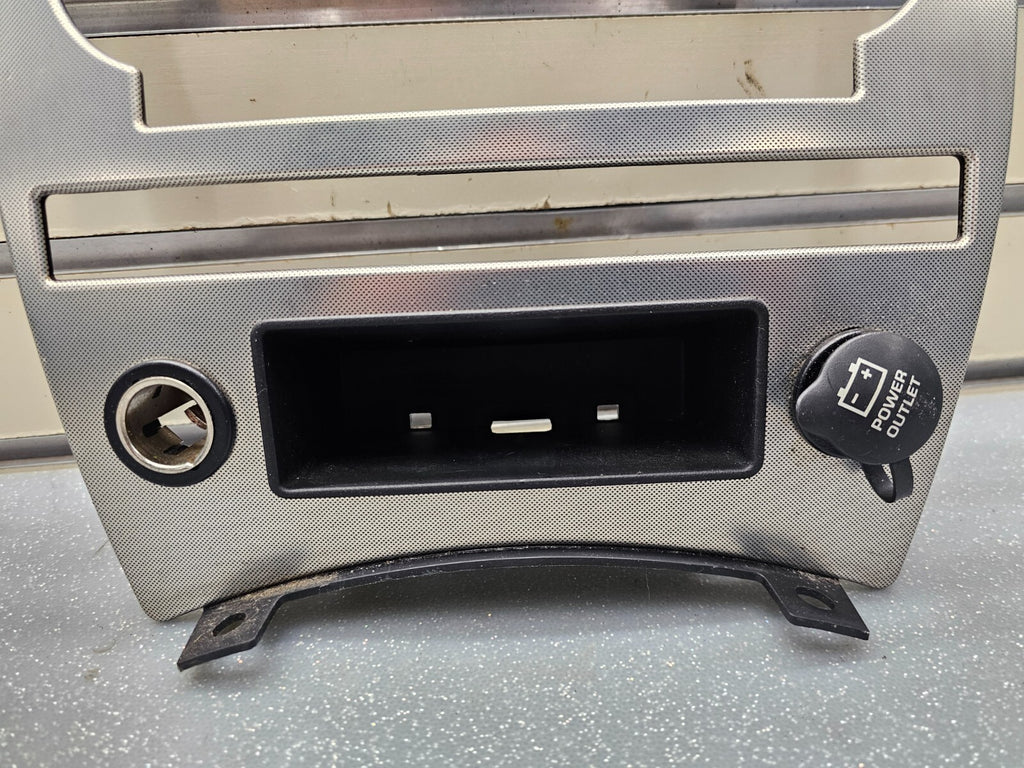 🔥05-07 JEEP GRAND CHEROKEE DASH PANEL RADIO SURROUND TRIM BEZEL Silver OEM B70