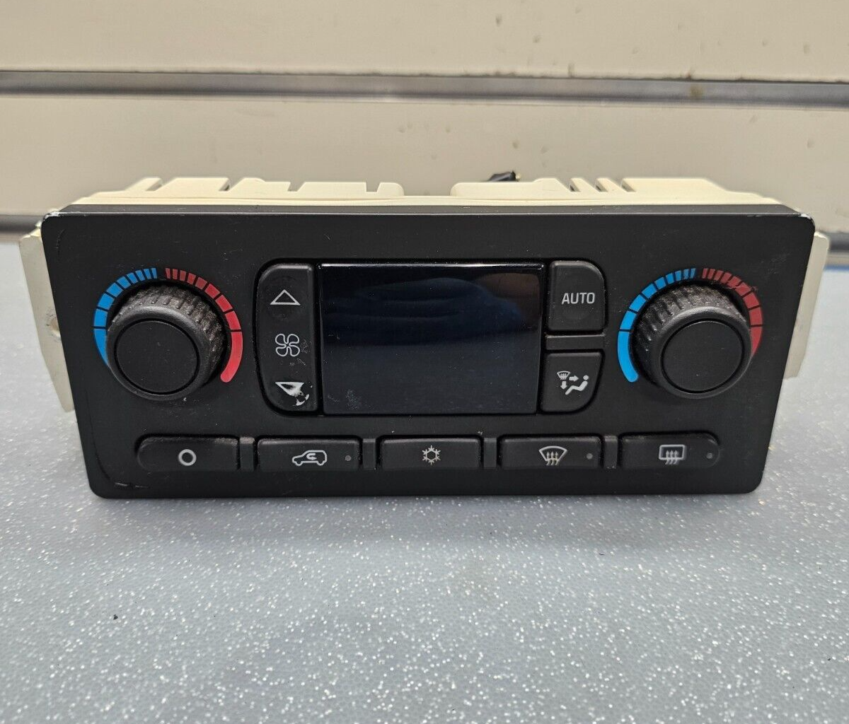 03-09 chevy Silverado SIERRA TRAILBLAZER DASH Heater A/C Climate Control DIGITAL